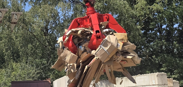 Neuer Greifer für Umschlagbagger